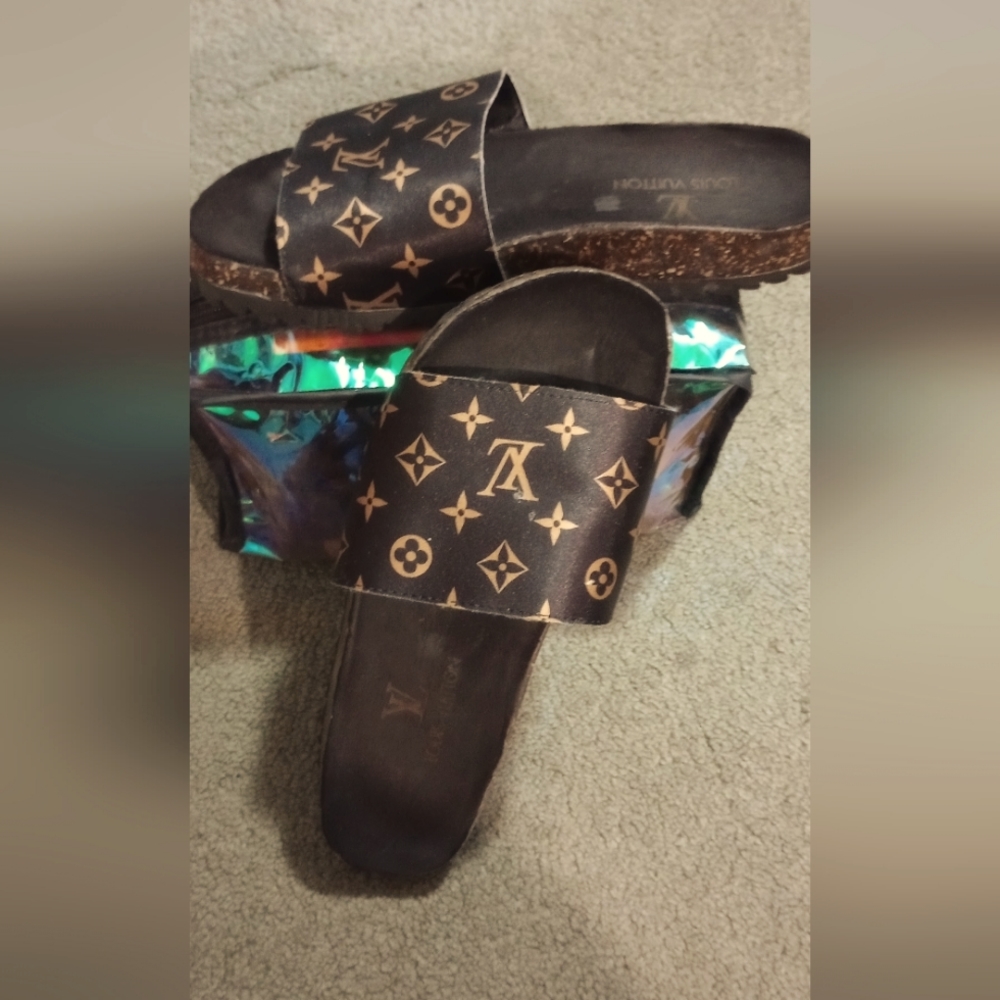 Louie Slides Size 6